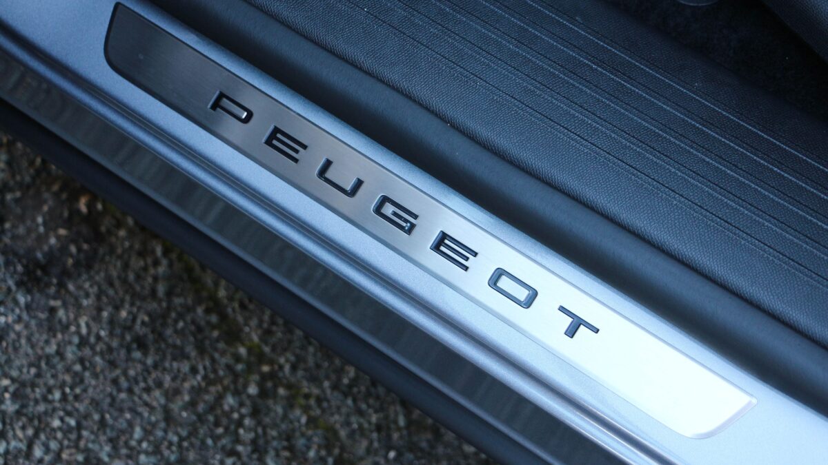 PEUGEOT