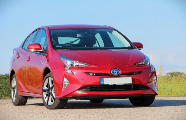 Miért halt meg 117 ezer kilométer után ez a Toyota Prius motor?