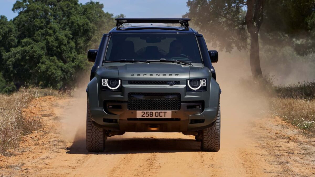 LAND ROVER DEFENDER