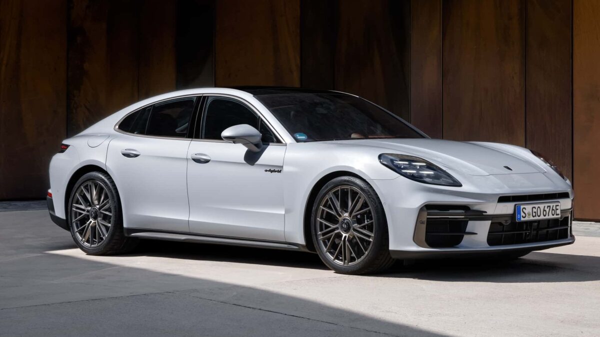 PORSCHE PANAMERA