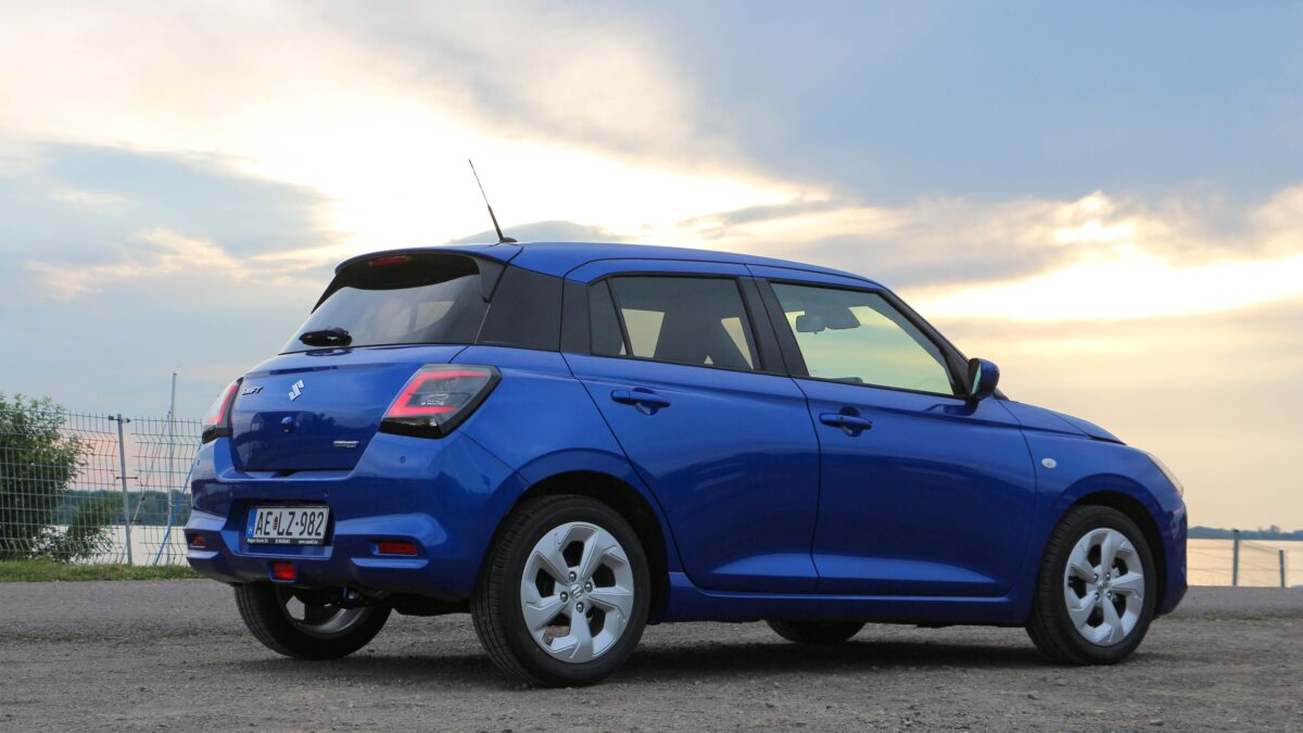 SUZUKI SWIFT