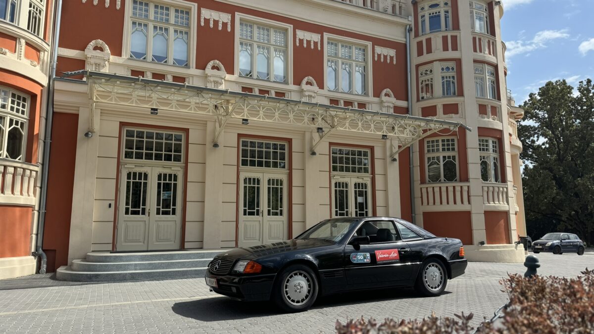 MERCEDES-BENZ SL-OSZTÁLY