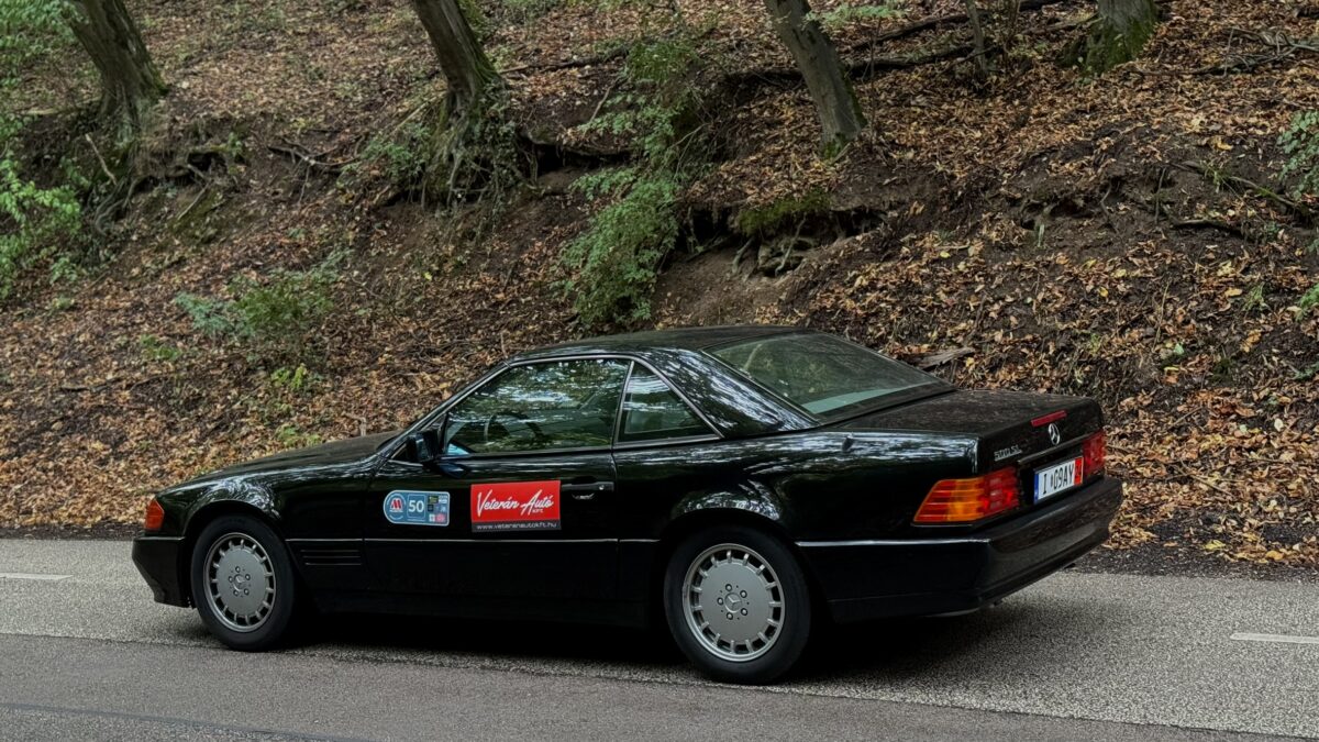 MERCEDES-BENZ SL-OSZTÁLY