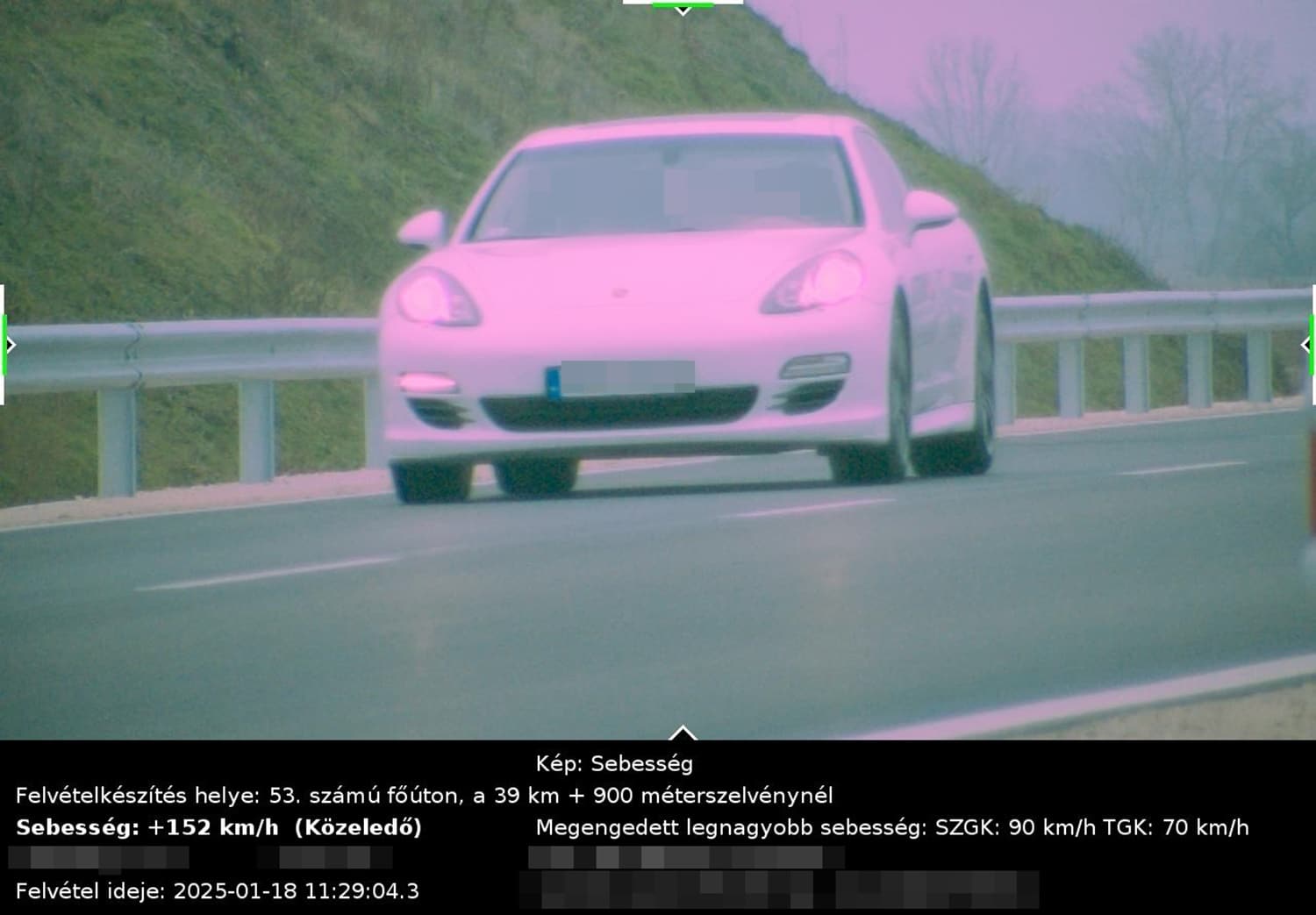 152 km/óráig nyomta a Porschénak, éppen a traffipax előtt!