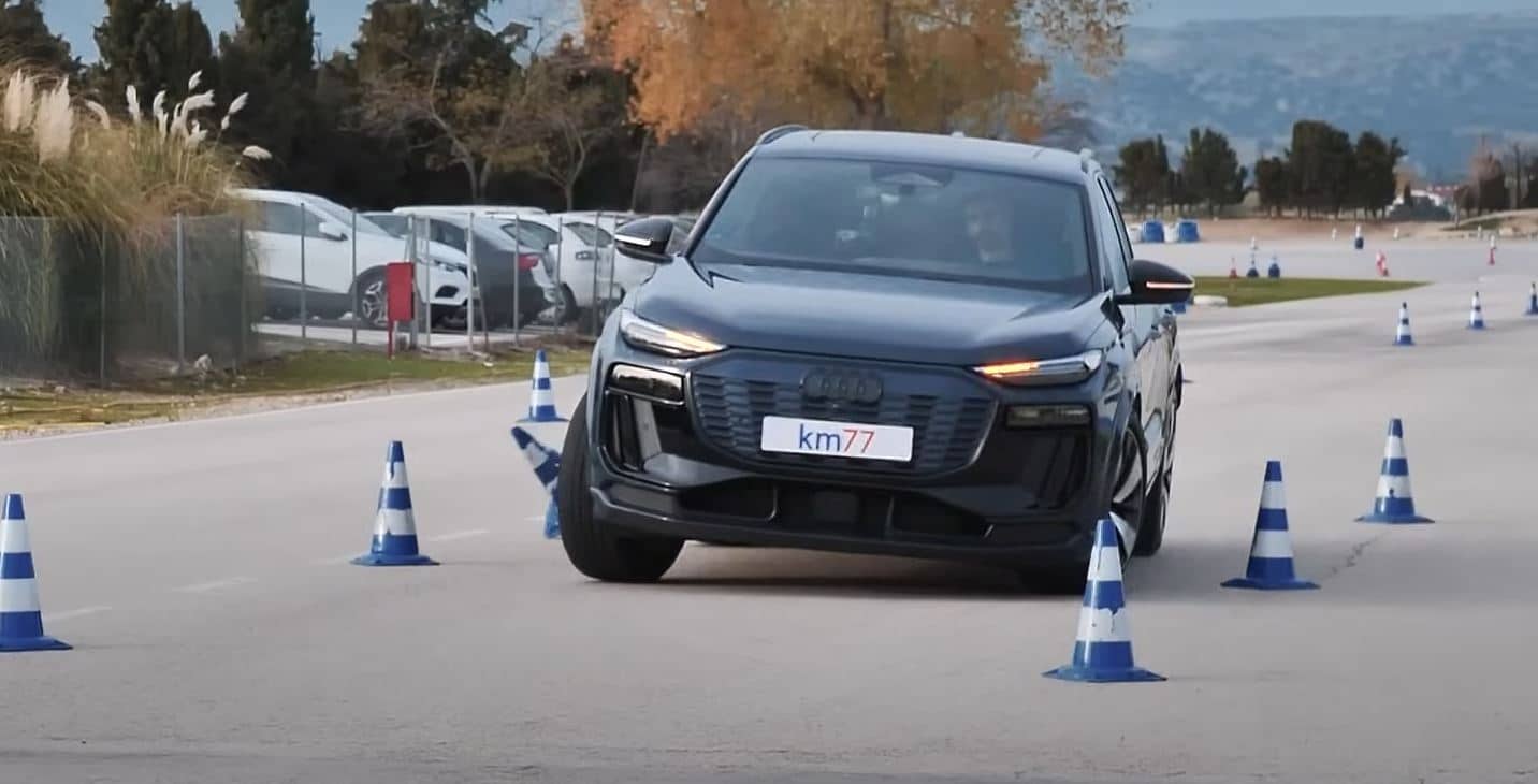 Meglepően jól teljesített a jávorszarvasteszten az Audi új villany-SUV-ja!