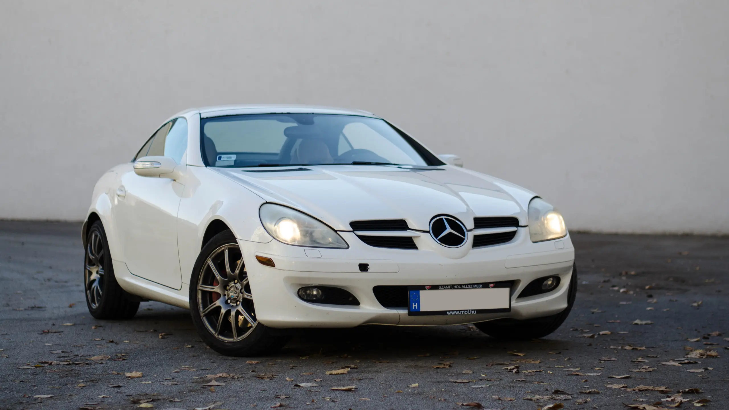 Mercedes-Benz SLK 350 használtteszt: megéri 20 literes fogyasztással munkába járni?