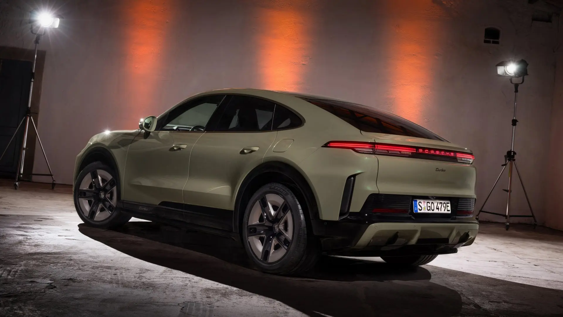 Beárazták itthon az új, 1140 lóerős Porschét! Mutatjuk, mennyit kérnek érte!