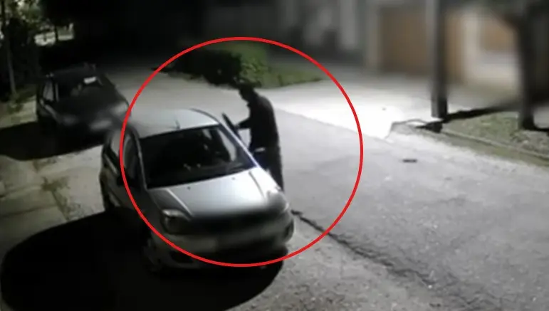 Videó: így lopják el másodpercek alatt az utcán parkoló autódat!